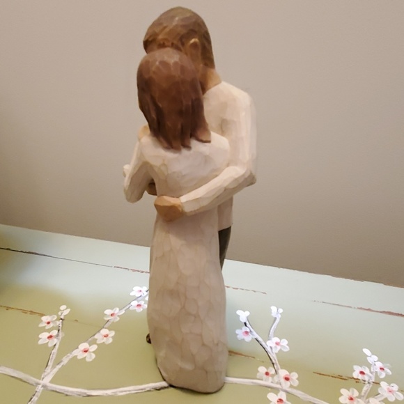 Willow Tree " Our Gift " featuring a young family - Picture 4 of 7